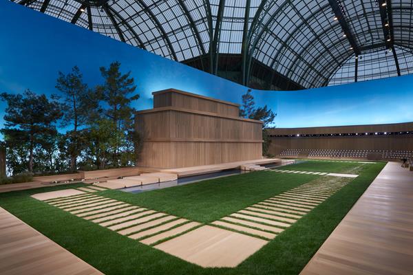 L’ambiente ricreato all’interno del Grand Palais per la sfilata Chanel Haute Couture SS 2016 (ph. credit Olivier Saillant)